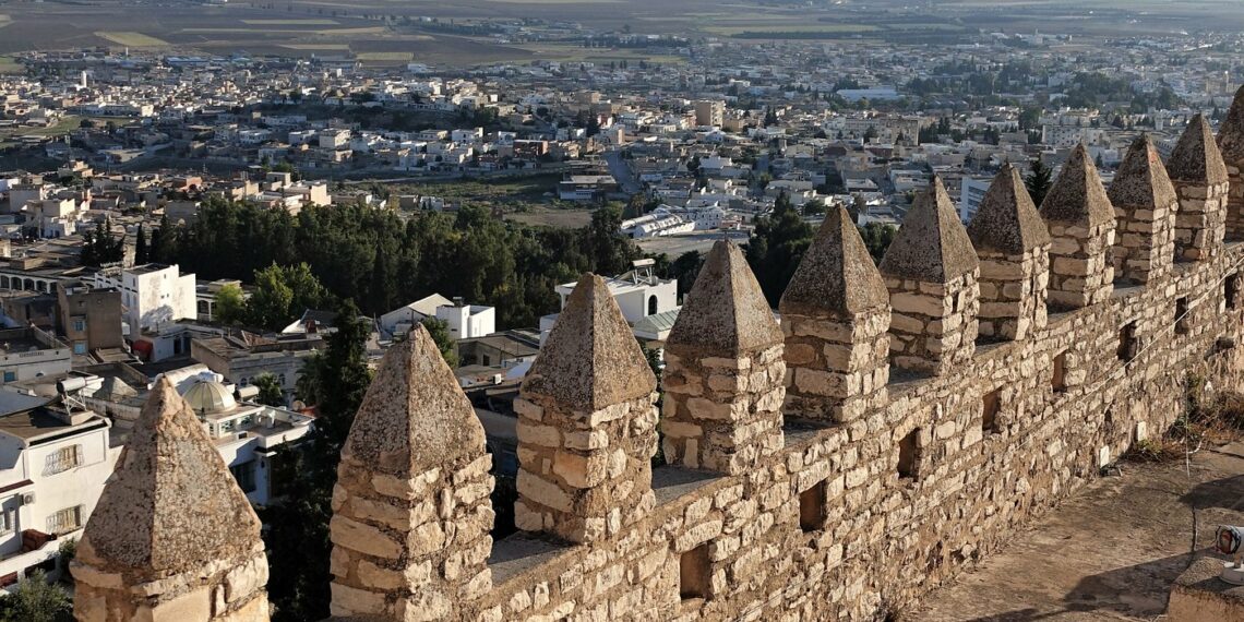 الكاف: تزايد عدد السياح الجزائريين الوافدين عبر معبري ساقية سيدي يوسف وقلعة سنان