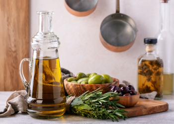 وزارة الفلاحة: “الإستهلاك الداخلي لزيت الزيتون يعادل 3 لتر للفرد الواحد في السنة”