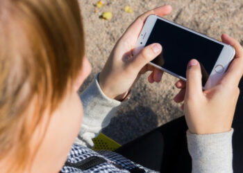 طفولة: منظمة حماية أطفال المتوسط تقاضي صفحات وحسابات تستهدف الأطفال والمراهقين