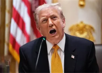 ترامب يدعو المحتجين في إيران إلى مواصلة التظاهر: “الدعم في طريقه إليكم”