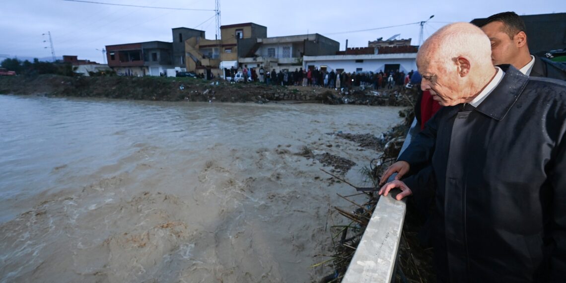 رئيس الجمهورية يؤكد أن الأولوية المطلقة هي إنقاذ الأرواح
