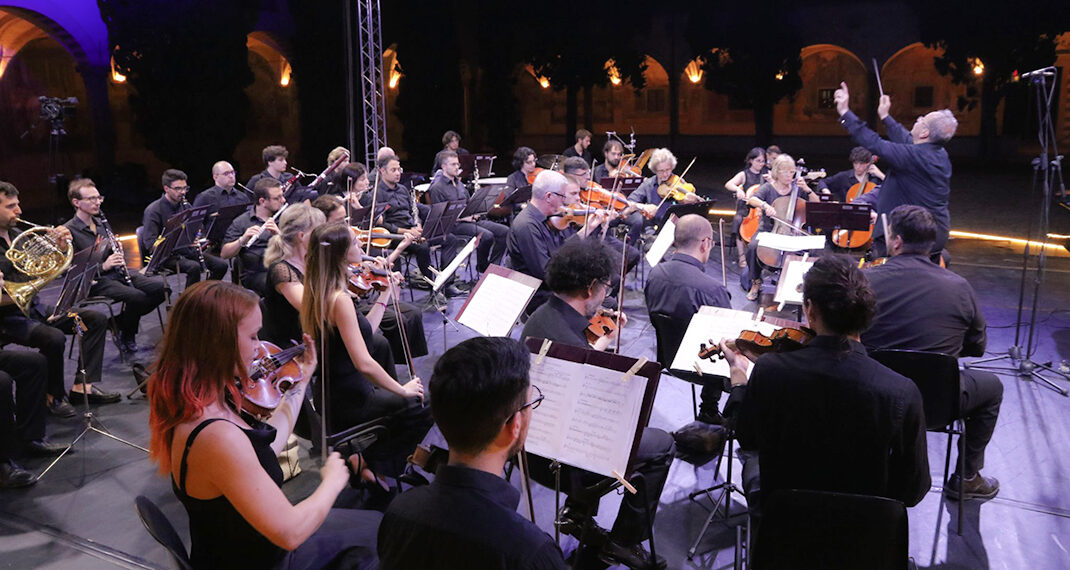 إشارات أحمد الحمروني:  من الروائع إلى الفظائع