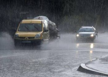 بداية من ظهر الغد: انخفاض في درجات الحرارة وأمطار رعدية