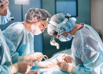 وزارة الصحة تعمل على تطوير جراحة الأعصاب في تونس