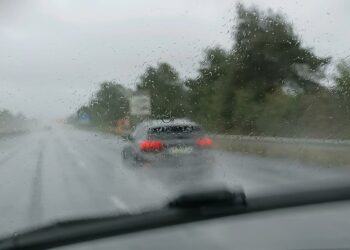 تحذيرات لمستعملي الطريق بسبب الأمطار الغزيرة