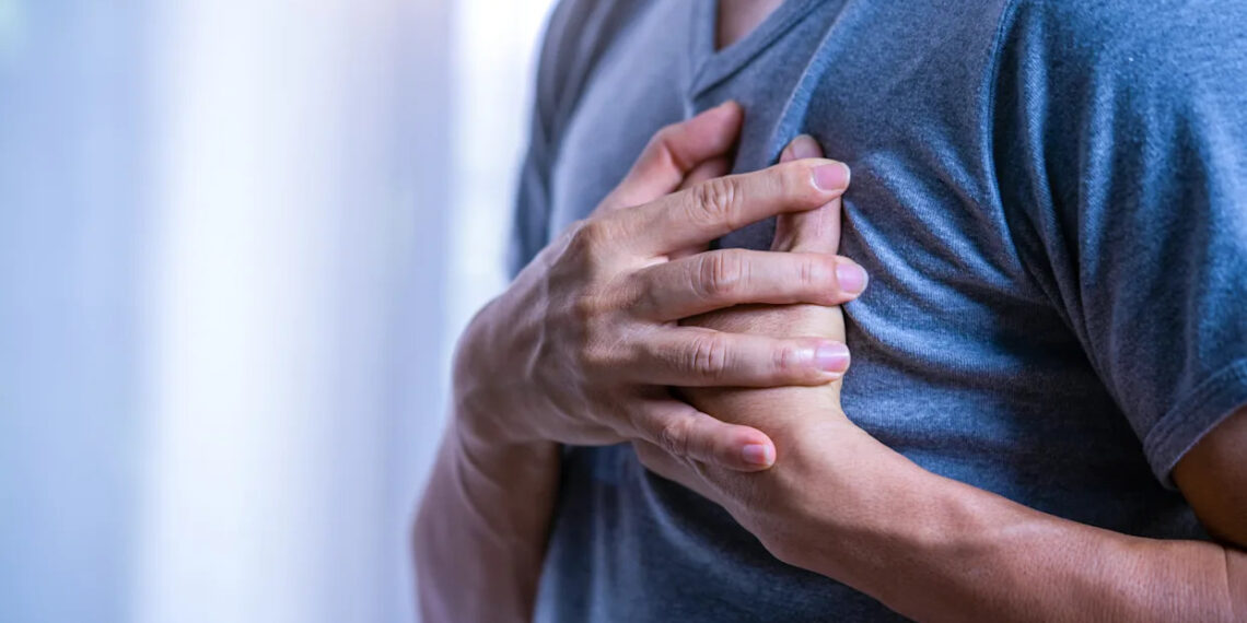 رئيس جمعية جراحة الصدر والقلب ينبّه من الأعراض الأولية للجلطة القلبية