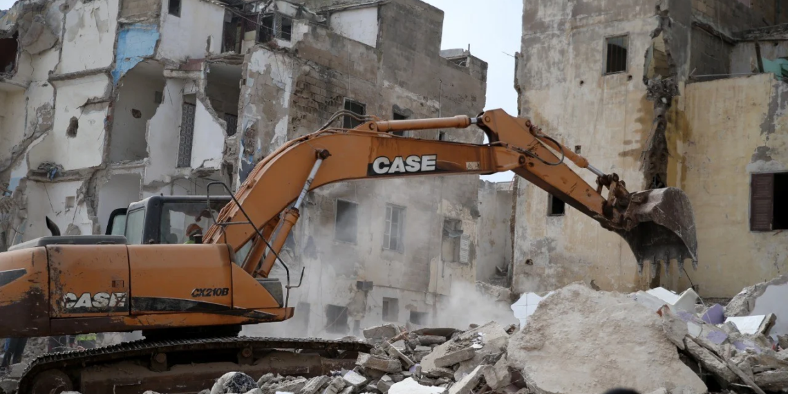 إشارات أحمد الحمروني: الواجهة والقافية