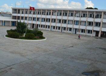 تعرض تلميذة لصعقة كهربائية بالقيروان: “إهمال إدارة المعهد لحالتها تسبب لها في خلل في دقات القلب وعدم قدرة على تحريك أصابع يدها اليسرى وأجزاء من جسدها”