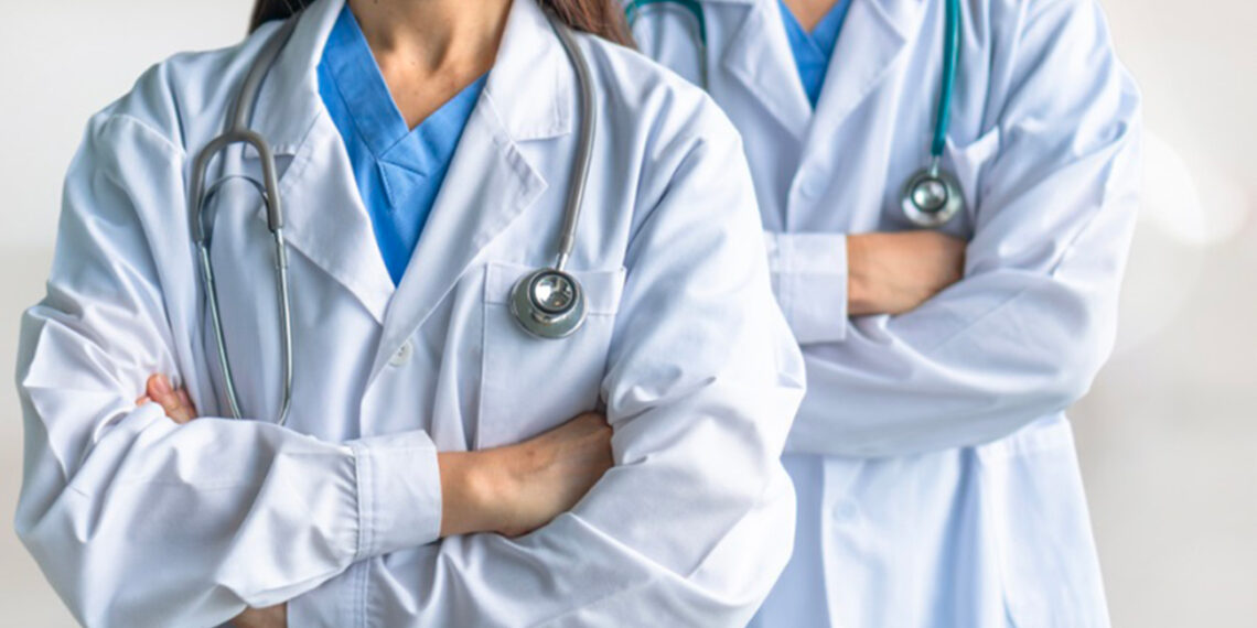 أكثر من 6 آلاف طبيب غادروا تونس من 2021 إلى 2025