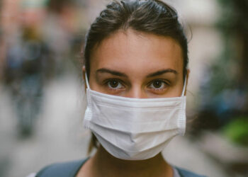 وزارة الصحة توصي بوضع الكمامة للتوقي من النزلة الموسمية