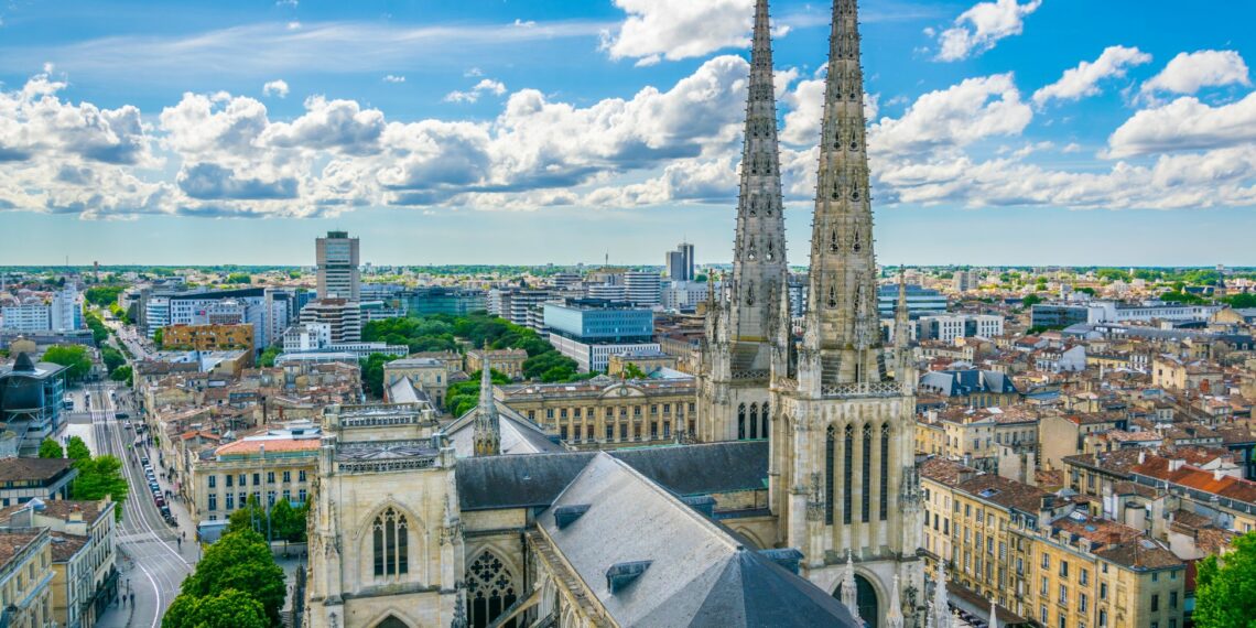 قنصليتين جديدتين بأجاكسيو وبوردو بفرنسا