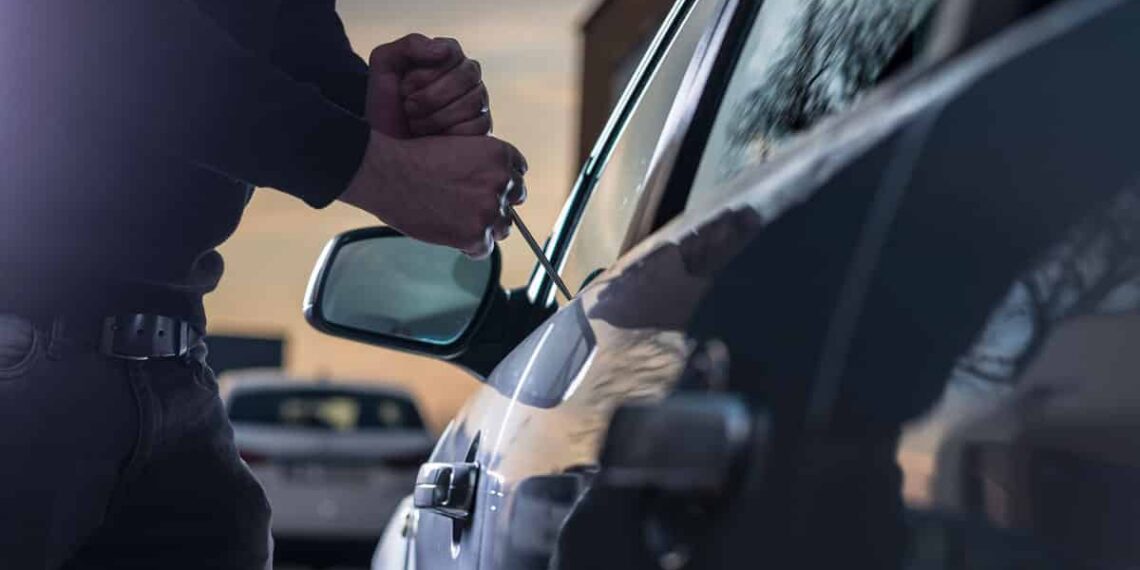 القبض على وفاق إجرامي مختص في السرقة من داخل سيارات بأريانة