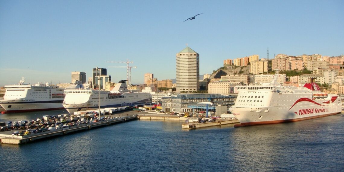 وُصول 134 حافلة جديدة من الصين إلى ميناء حلق الوادي