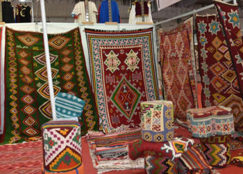 ديوان الصناعات التقليدية ينضم دورات تأهيل حرفي بـ6 ولايات