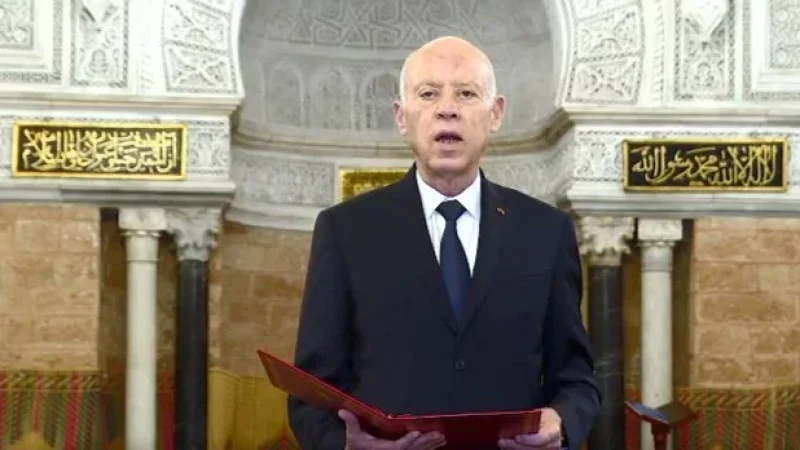 رئيس الجمهورية “ان صلاح حالنا لا يكون بصلاح جهة واحدة بل بصلاح كل مكونات المجتمع ولن يسلم جسم إذا كان فيه البعض مريضا ولن يسلم مجتمع إذا كان فيه بائس أو محروم”