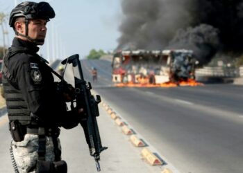 المكسيك تنشر 10 آلاف جندي لإنهاء موجة عنف دامية أشعلها مقتل زعيم عصابة مخدرات