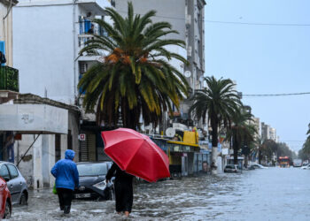 طقس: رياح قوية وأمطار رعدية اليوم وغدا