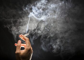 الصحة العالمية تدعو لتأجيل تدخين السجائر عند الإفطار وبعده في رمضان وتعويضه بأنشطة أخرى