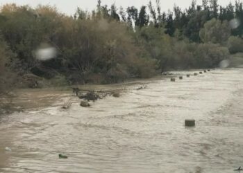 غلق الطريق الرابطة بين وادي مليز والدخايلية بسبب فيضان وادي الرغّاي