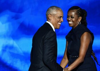 أمريكا: بعد 12 ساعة…ترامب يحذف منشور صادم لأوباما وزوجته