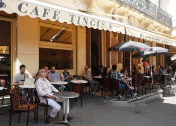 بلدية تونس تدعو المقاهي والمطاعم ومحلات المرطبات للإلتزام بهذه الإجراءات