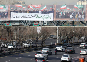 الهند تطلب من رعاياها مغادرة إيران