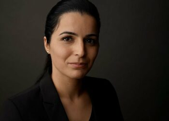 تمّ بالمطار: إيقاف النّاشطة السياسيّة ألفة الحامدي