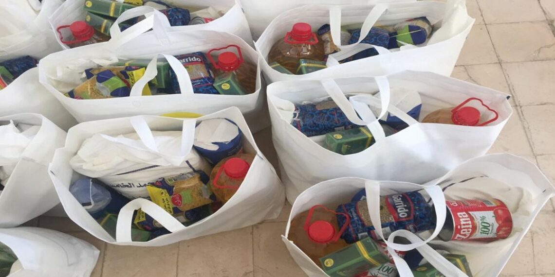 توزر: جمعية رعاية المسنين تتولى توزيع مساعدات شهر رمضان على منظوريها في كافة المعتمديات