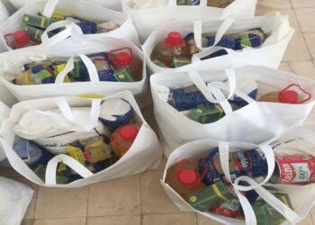 توزر: جمعية رعاية المسنين تتولى توزيع مساعدات شهر رمضان على منظوريها في كافة المعتمديات