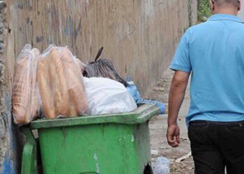 البيئة: هدر الطعام يساهم في 10 ℅ من إجمالي إنبعاثات الغازات في العالم… وتونس الاولى مغاربيا في إهدار الأغذية