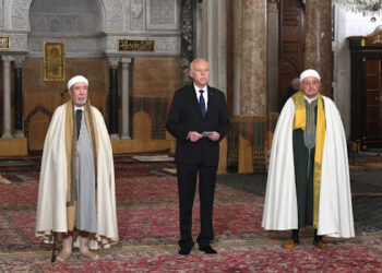 من جامع الزيتونة: قيس سعيّد يهنئ الشعب التونسي بحلول شهر رمضان