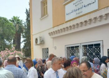 منوبة: وقفة احتجاجية مساندة لمدير معهد ابن أبي ضياف الذي تم إعفاؤه