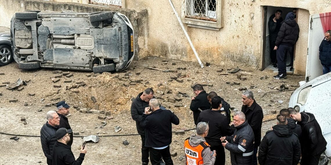 6 جرحى في إطلاق صواريخ إيرانية على إسرائيل