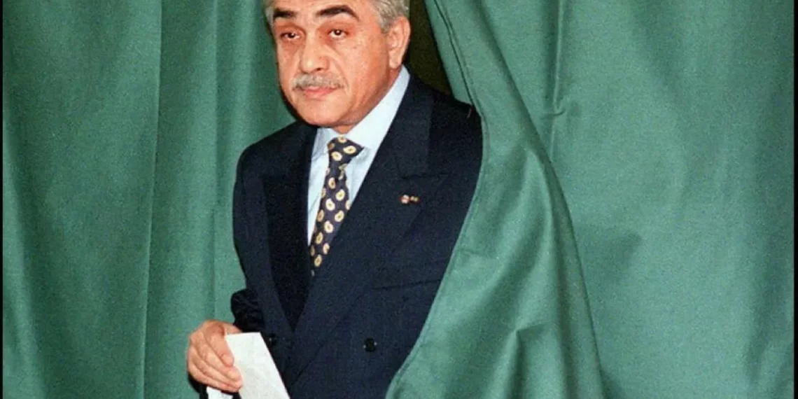 الجزائر: وفاة الرئيس الأسبق اليامين زروال وحداد وطني لثلاثة أيام