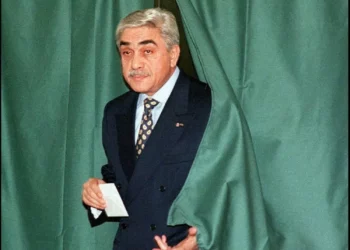 الجزائر: وفاة الرئيس الأسبق اليامين زروال وحداد وطني لثلاثة أيام