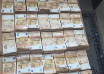 حجز عملة أجنبية مهربة وكمية من الذهب بقيمة 2.6 مليون دينار ببن قردان