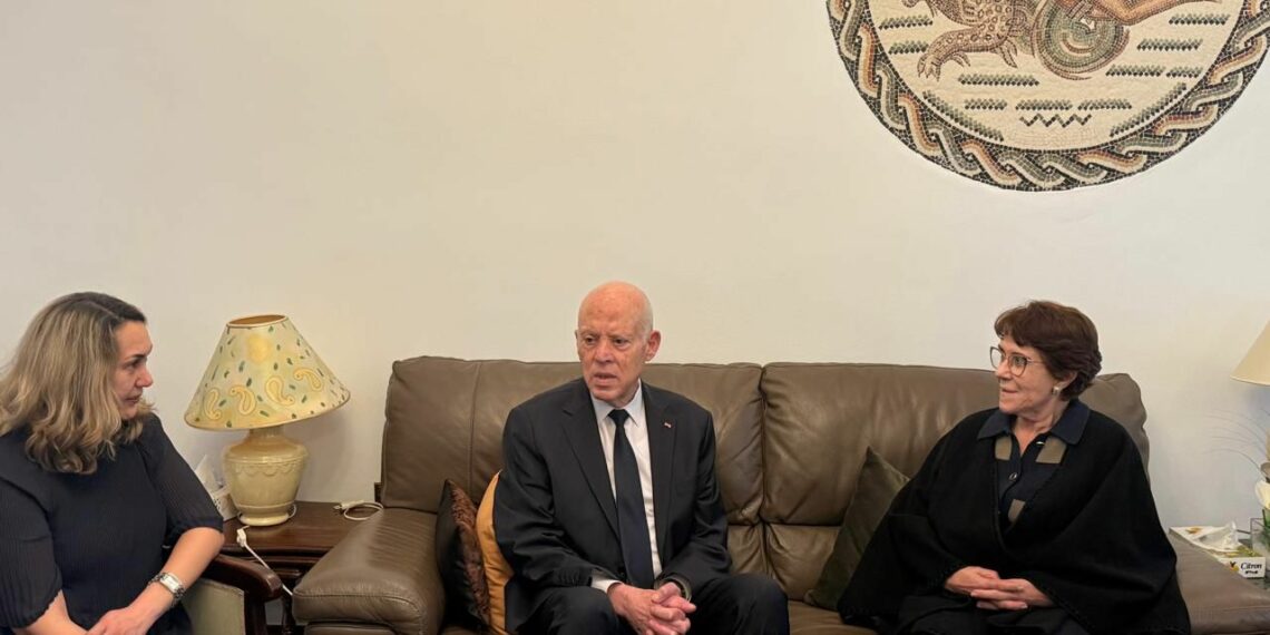 وفاة الصادق بلعيد: سعيّد يقدّم واجب العزاء إلى افراد العائلة