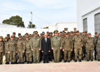 وزير الدفاع يؤدي زيارة للقاعدة العسكرية بسيدي يحيى بالعاصمة