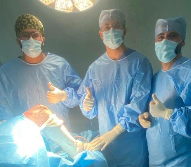 جندوبة: فريق جراحة العظام ينجح في إجراء عمليّة تركيب كامل للرّكبة