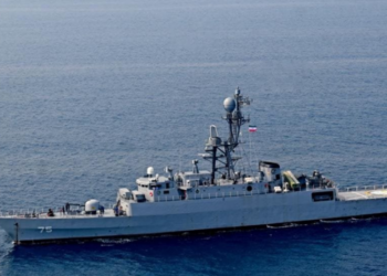 غواصة مجهولة هاجمت فرقاطة إيرانية قبالة سواحل سريلانكا وأصابت 78 بحّارا