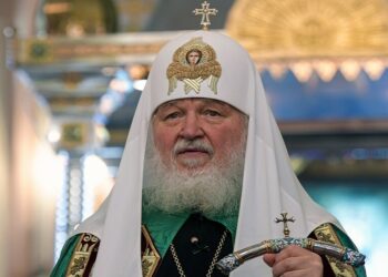 وصفه بالأخ العزيز.. بطريرك موسكو وعموم روسيا يهنئ المرشد الأعلى الإيراني الجديد