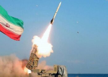 إيران تعلن استهداف 3 مواقع حساسة في إسرائيل من بينها مقر “الشاباك”