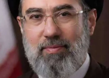 في أوّل خطاب له: المرشد الأعلى الإيراني الجديد يتعهّد بالثّار لقتل بلاده