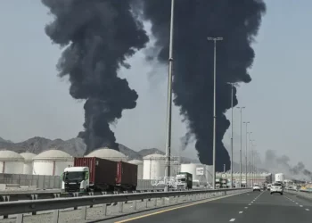 الإمارات: الحرس الثوري الايراني يهاجم منشآت نفطية ويهدد مراكز الجيش الأمريكي