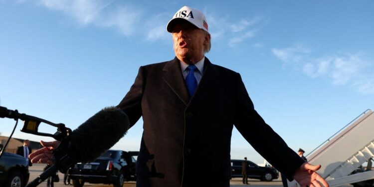 ترامب: وجّهنا ضربة قوية لإيران والحرب ستستمر طالما “لزم الأمر”