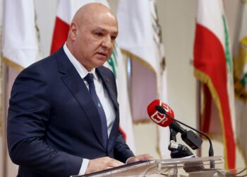لبنان: سحب الإعتماد عن السفير الإيراني ومنحه حتى الأحد للمغادرة