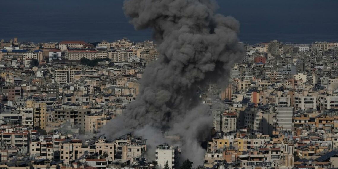 مقتل 1332 مدنيا إيرانيا في الحرب