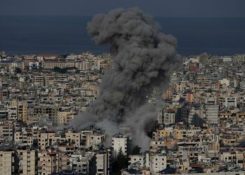 مقتل 1332 مدنيا إيرانيا في الحرب