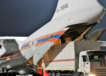 روسيا ترسل 13 طنا من المساعدات الإنسانية إلى إيران عبر أذربيجان