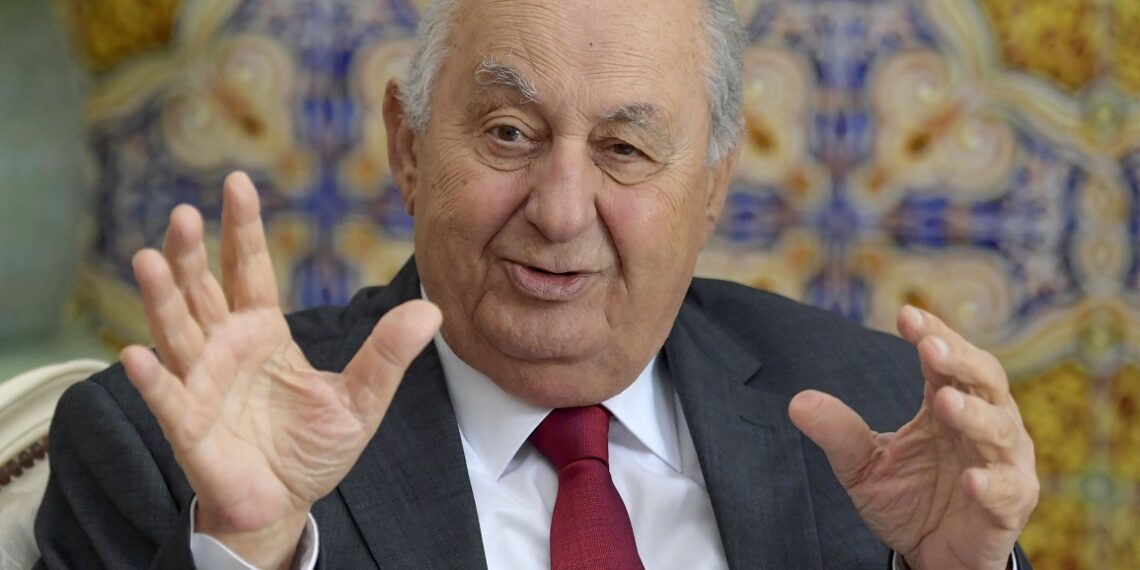 وفاة أستاذ القانون الدستوري في تونس الصادق بلعيد